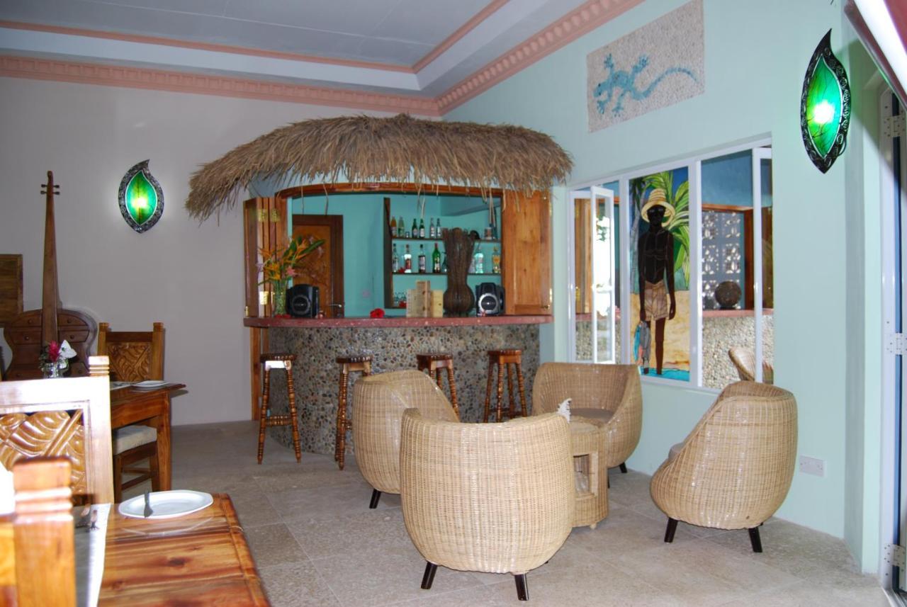 The Islander Hotel Grand Anse  Extérieur photo