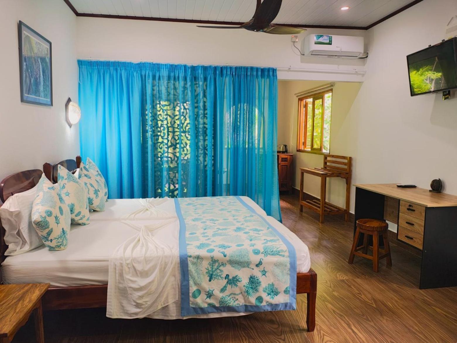 The Islander Hotel Grand Anse  Extérieur photo